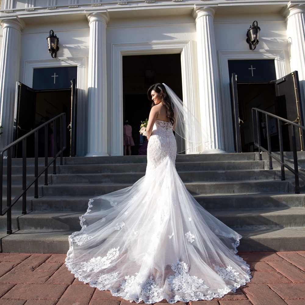 Cascading cut with waterfall style Bridal Veil